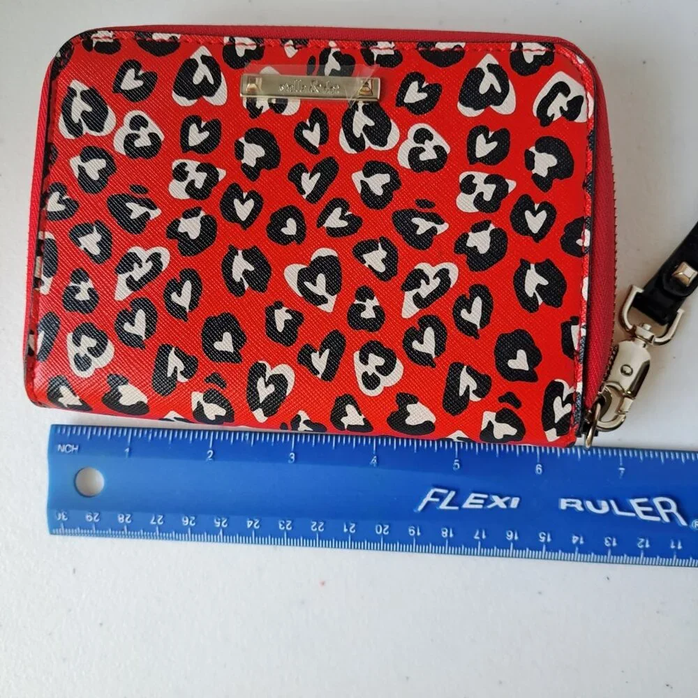 Stella & Dot Wild Hearts Tech Clutch Red Zip Wallet Wristlet Love Valentine 7x5